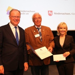 Niedersächsischer Integrationspreis 2018 für Kleingärtner in OsnabrückDeutsche Scholle erhält den Preis für ein tolles Kooperationsprojekt